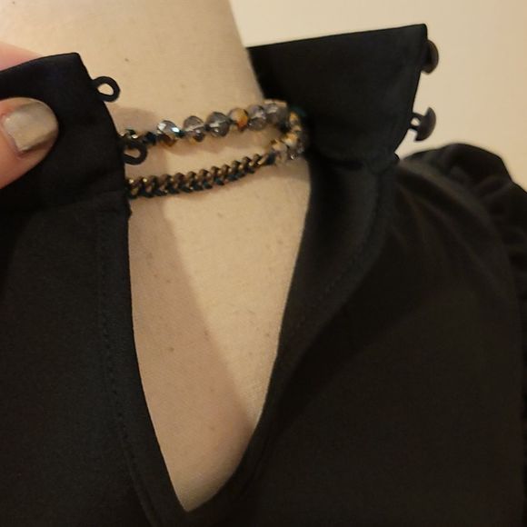 Sleeve Mock Neck Fitted Keyhole Trend Top sz Med or Large in True Black - Picture 6 of 8